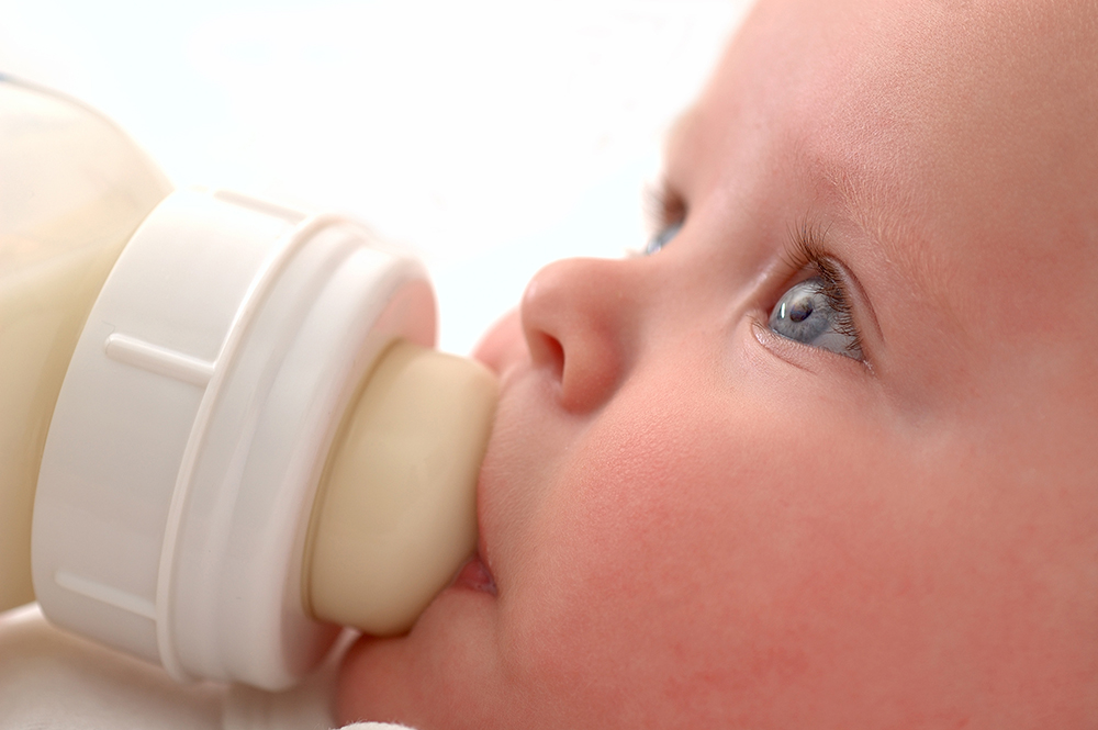 Weaning_bottlefeeding